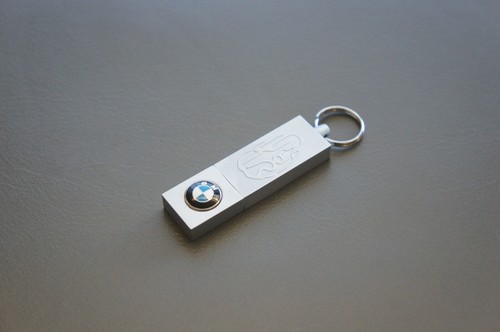 Bmw cina argento inciso - bmw, tappo